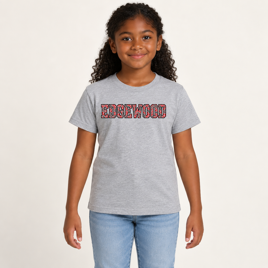 edgewood paisley short-sleeve in Sport Gray on a girl model